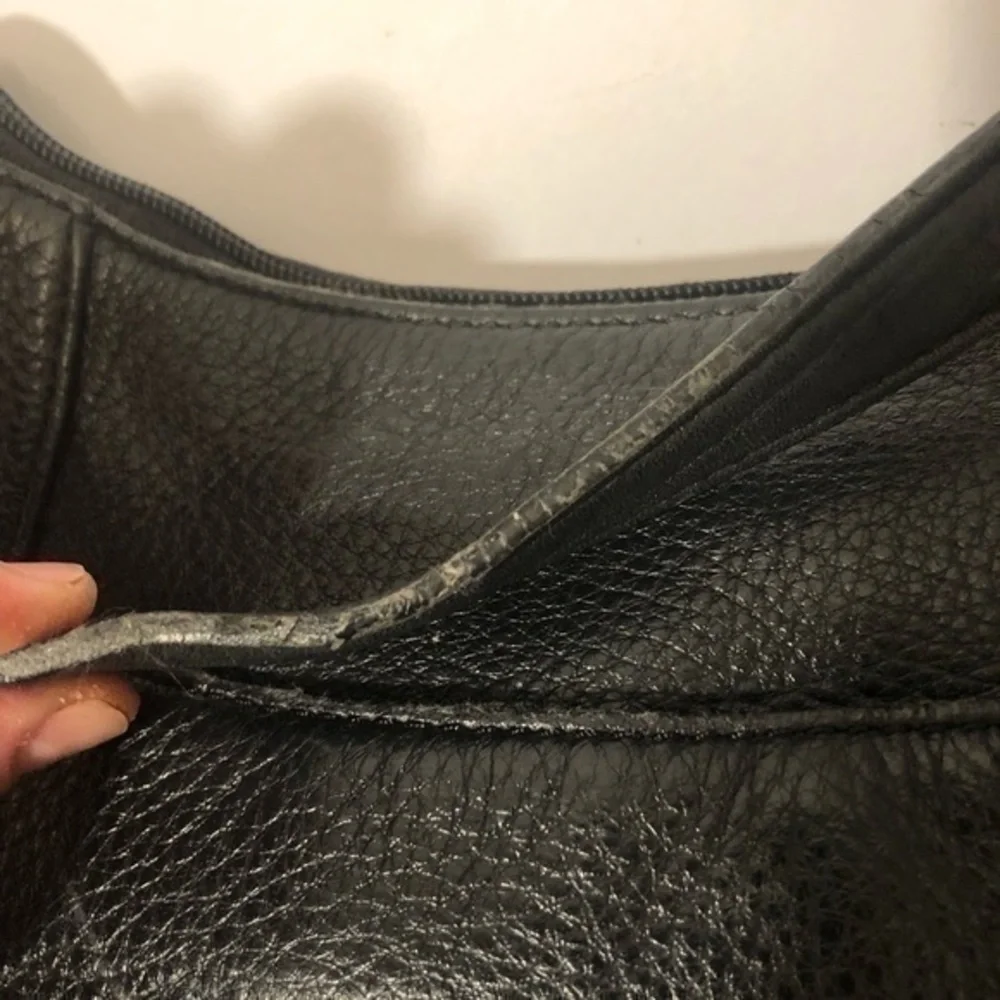 Michael kors black leather hobo bag gold tone logo